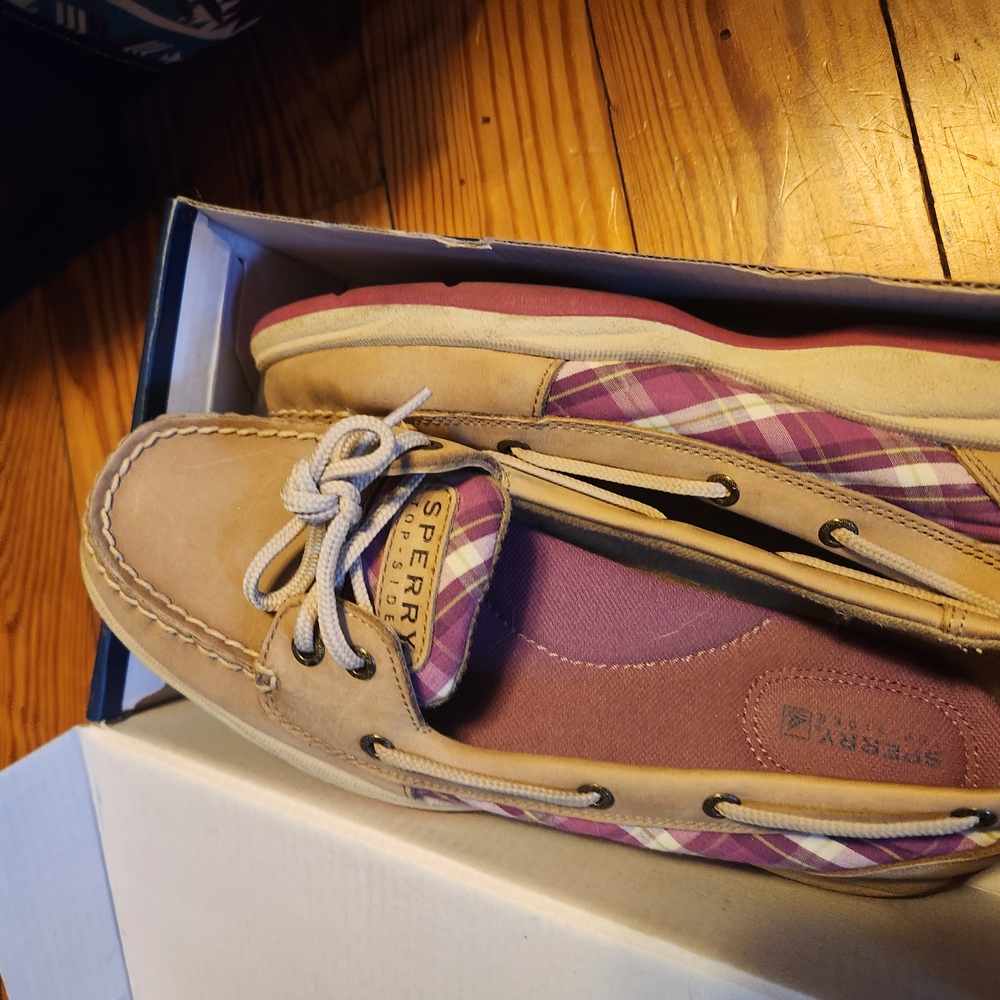 Sperry Women's Tan and Purple Boat Shoes